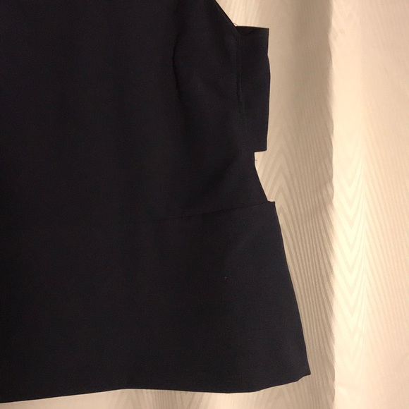 Navy Blue H&M Sleeveless Top with Cutouts - Picture 3 of 4